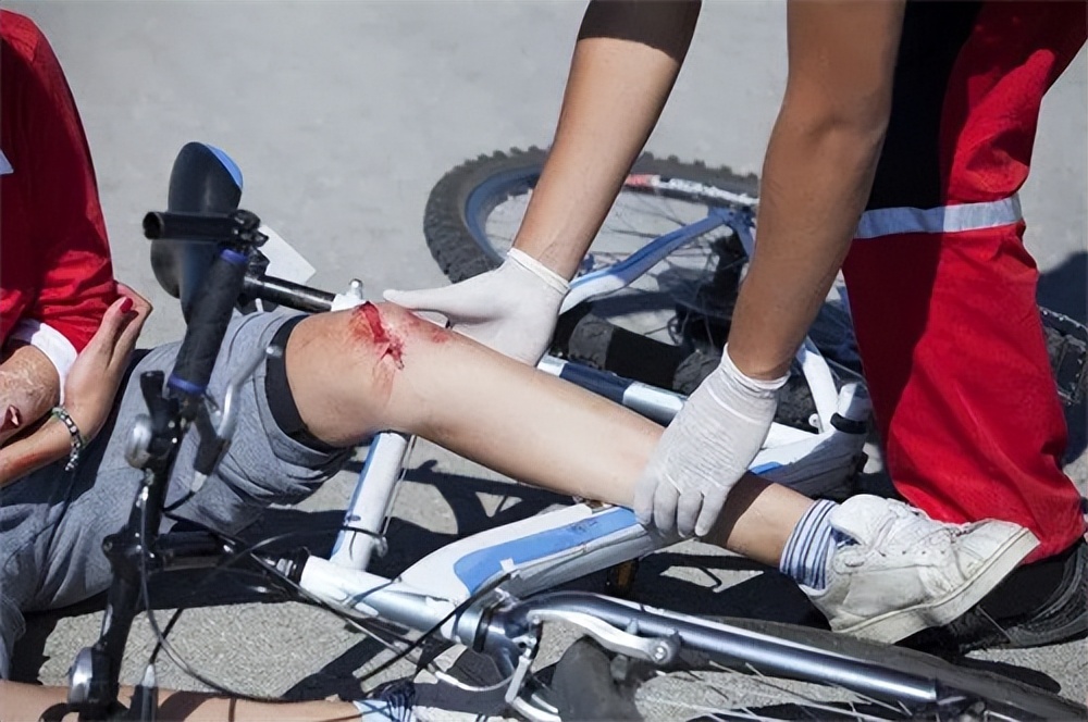 酒驾肇事逃逸包庇罪怎么处罚,酒驾肇事逃逸致人死亡处罚标准