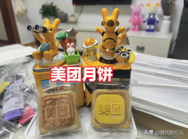 看完小米华为发的中秋月饼，再看自己公司的，网友：没对比没伤害