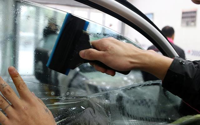 汽车贴膜后起气泡如何处理,汽车贴膜有气泡算合格么