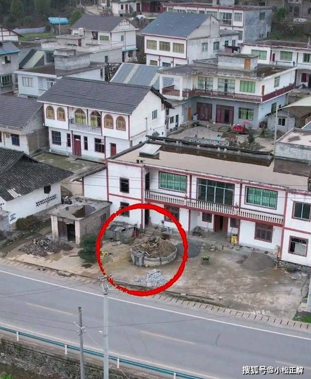 贵州一户人家祖坟图片,贵州一户人家的坟墓