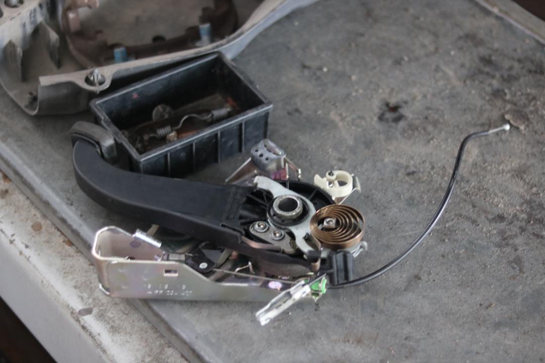 奔驰w212翻新改造全过程,奔驰w212老车翻新