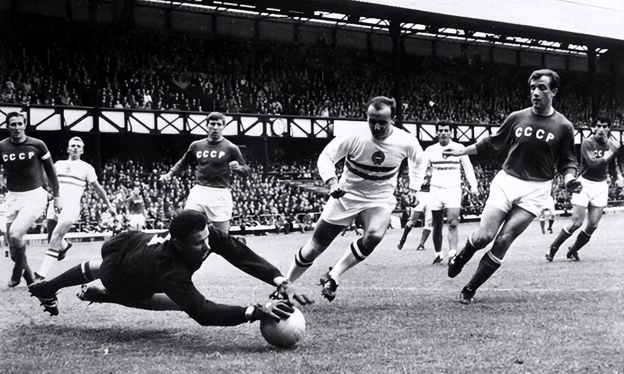 谁是当今足坛第一人,谁是球王第一季