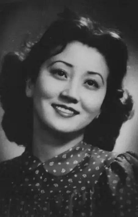 钱学森跟蒋英多大结婚的,钱学森和蒋英几岁结婚的