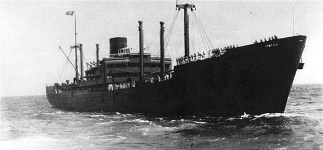 他被称为幽灵船长，曾击毁商船13万吨，被杀时敌军却向他鸣炮致敬