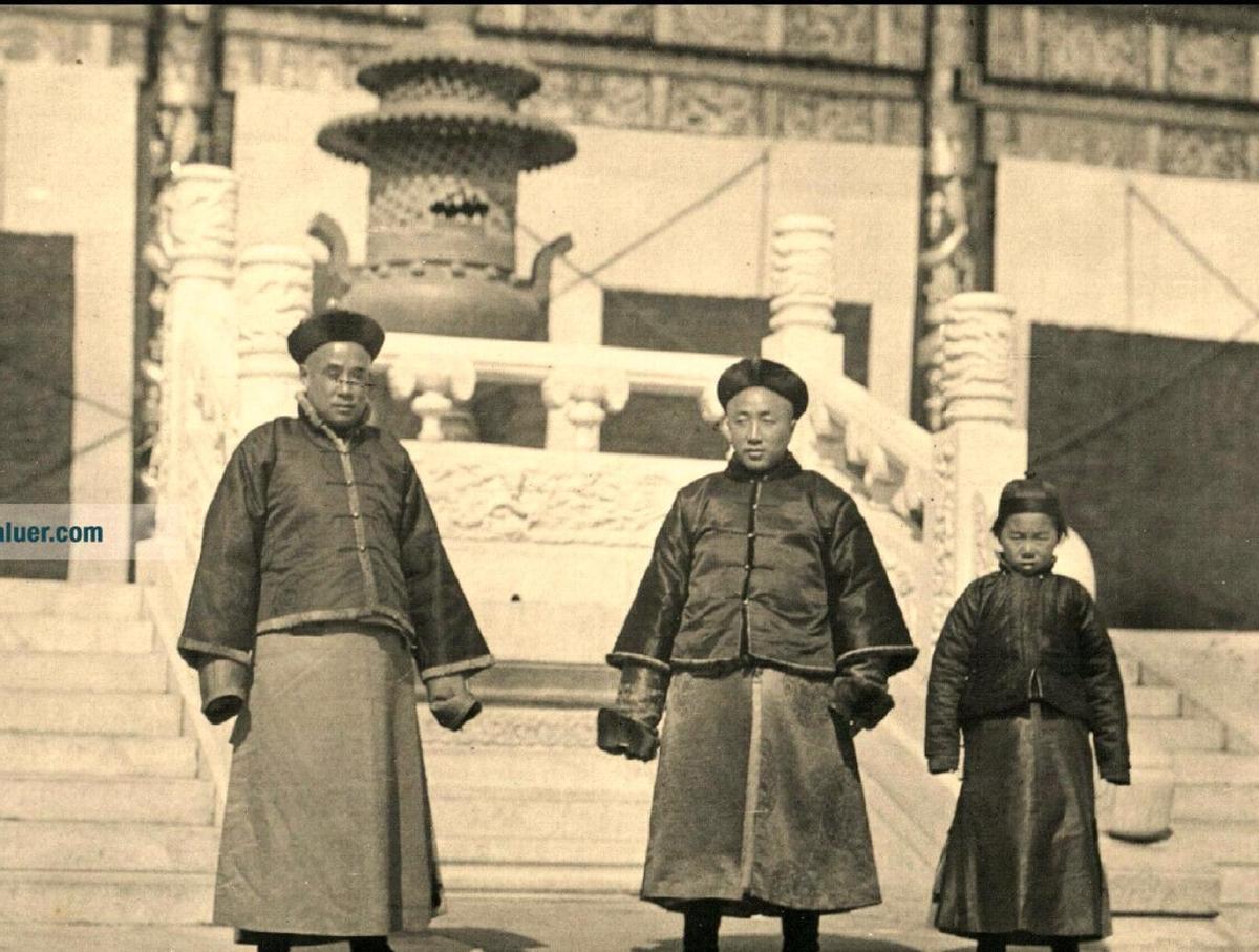 30张影像展现花楼女子媚态百出，丰乳肥臀之绝美风姿