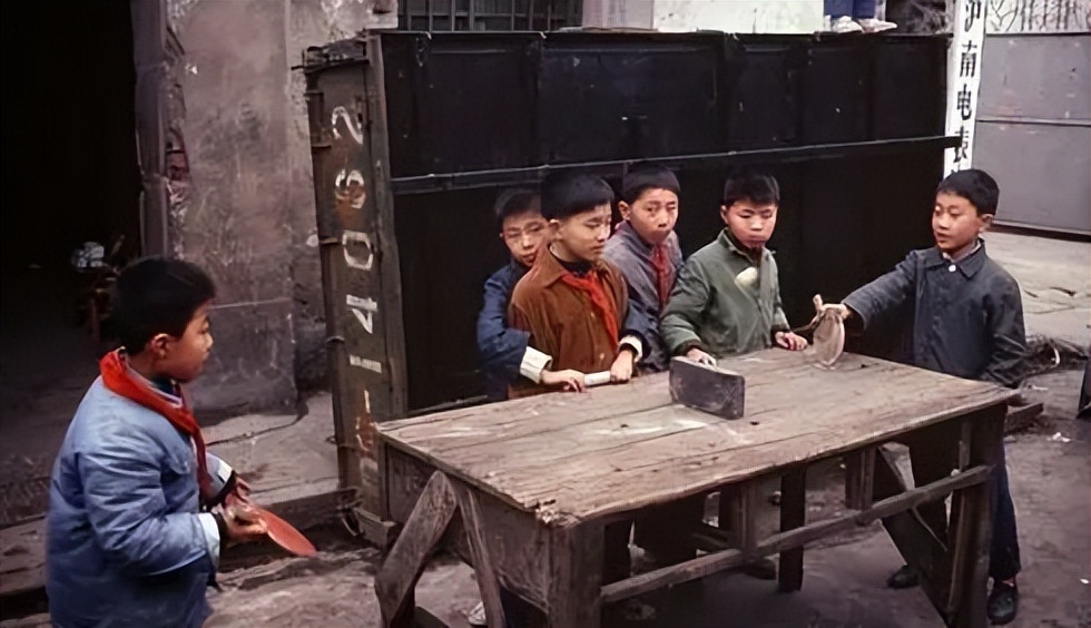 八十年代乒乓球台图片,70年代木制乒乓球台