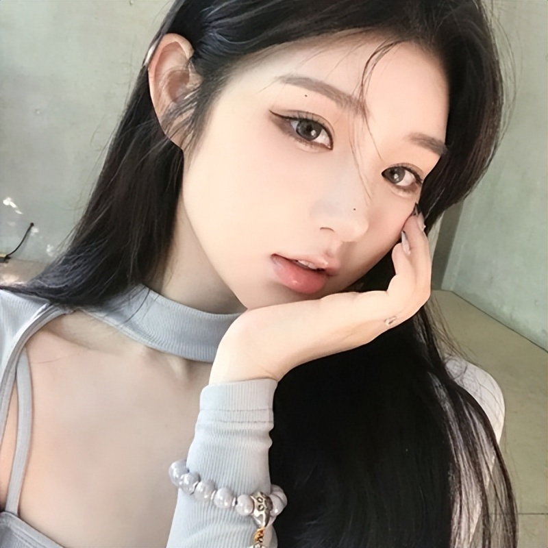 好看的精致头像女人味十足的,有艺术气息的头像唯美女