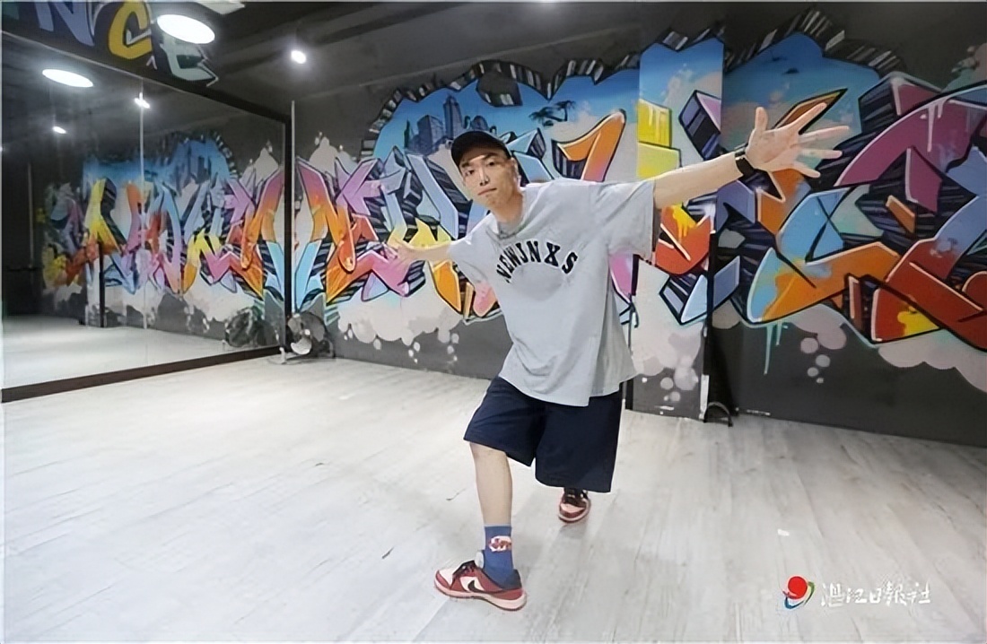 广东省运会湛江代表队足球,湛江公开赛田径第一名有什么奖励