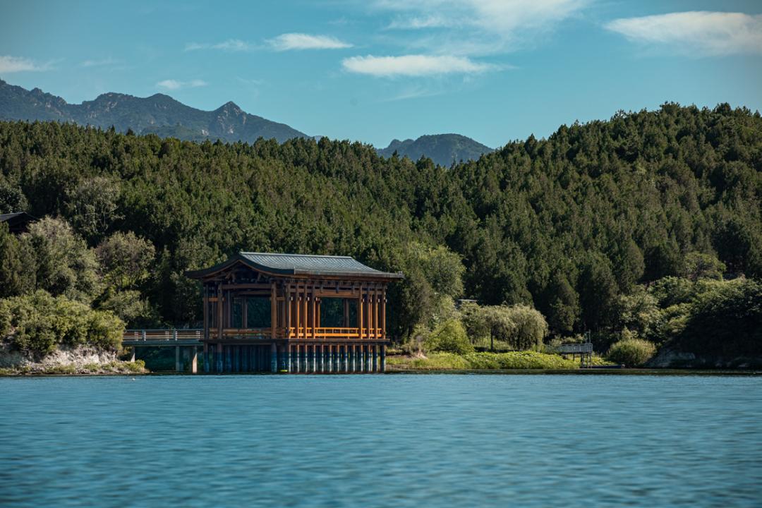 雁柏山庄的夜景,雁柏山庄远景