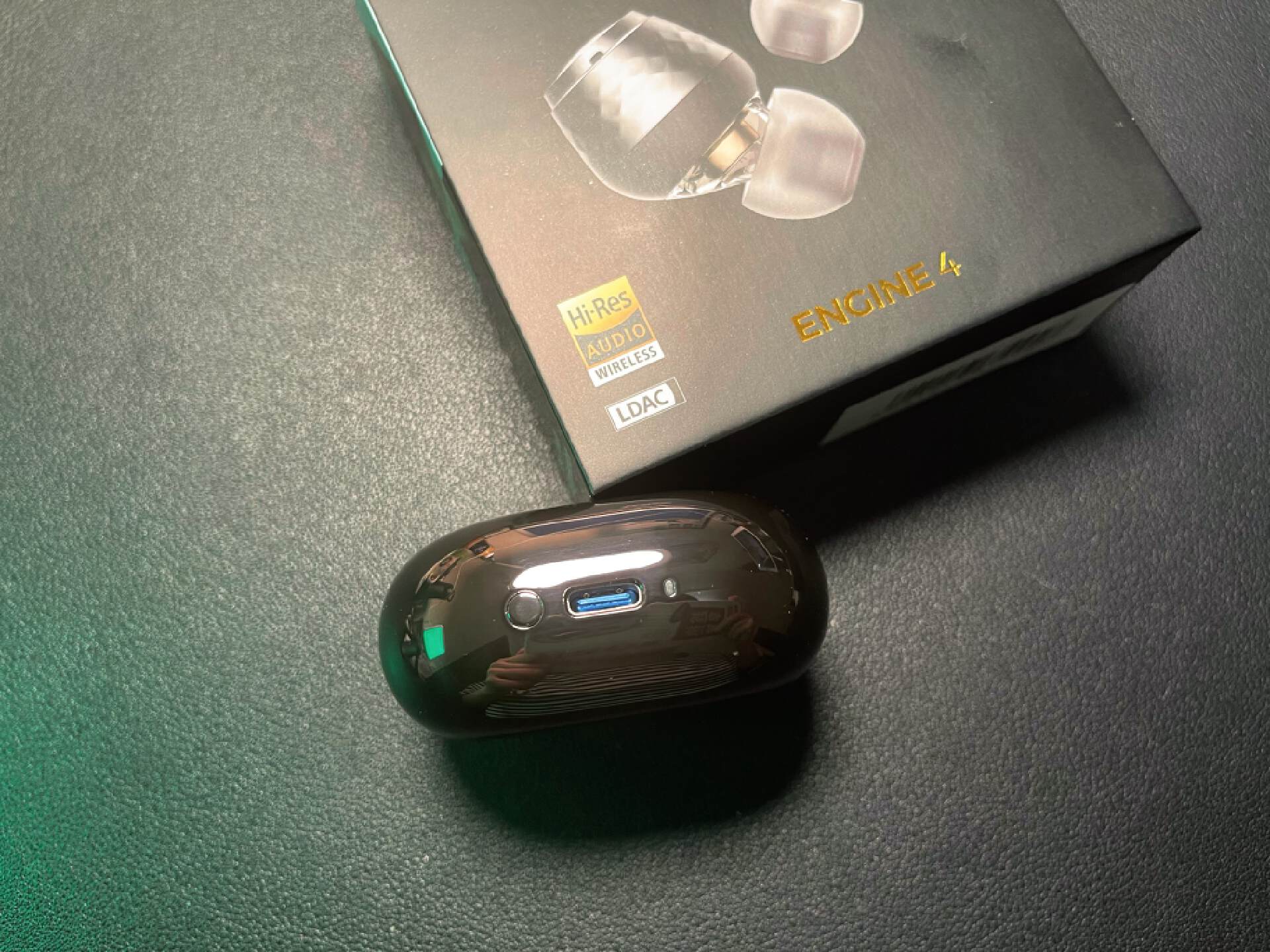 买耳机认准Hi-Res小金标！泥炭Engine4蓝牙耳机：300元档不二之选