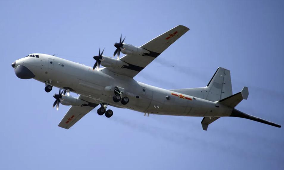 尹锡悦上台临近，韩军称中国军机飞入韩防识区，赵立坚：飞越自由