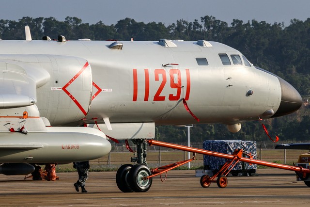 国产的歼10b多用途战斗机,国产歼20战斗机最高时速