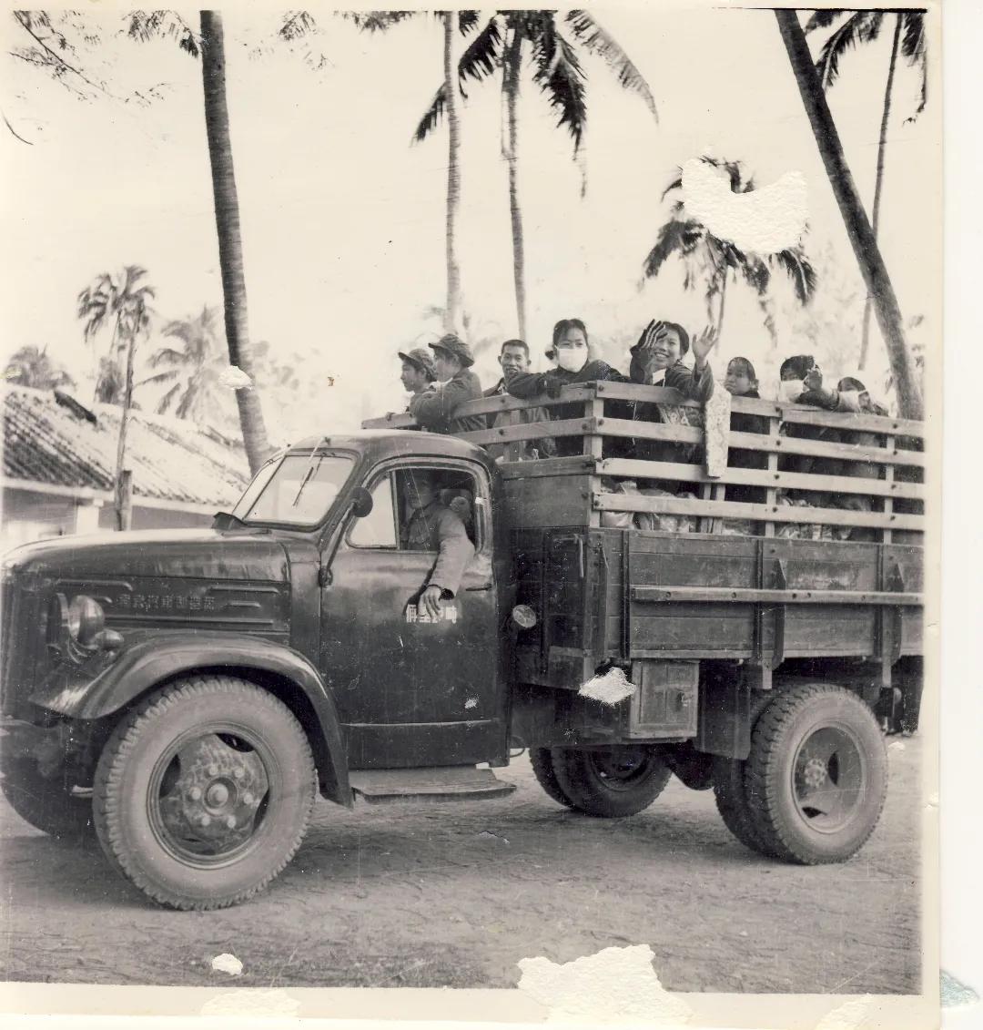 听老红军讲革命故事经历心得体会,听军垦老兵讲述戍边故事稿件