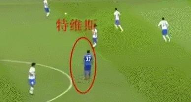 上港武磊中超100球现场,上港外援踢球视频