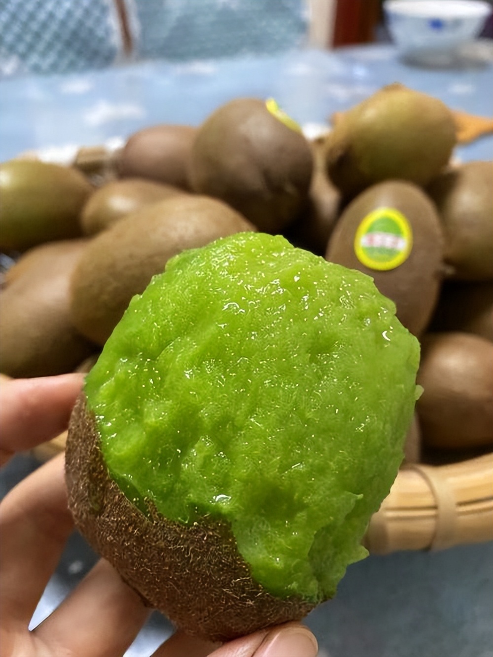 猕猴桃是奇异果吗有什么区别,猕猴桃叫奇异果