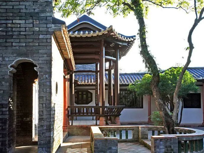 它是岭南花园的代表作，更是华南洲际的新旗舰