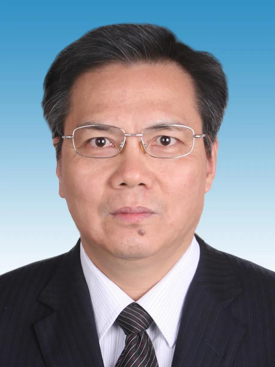 福建省人民政府现任领导，1名台湾人，2名清华大学，2个博士生