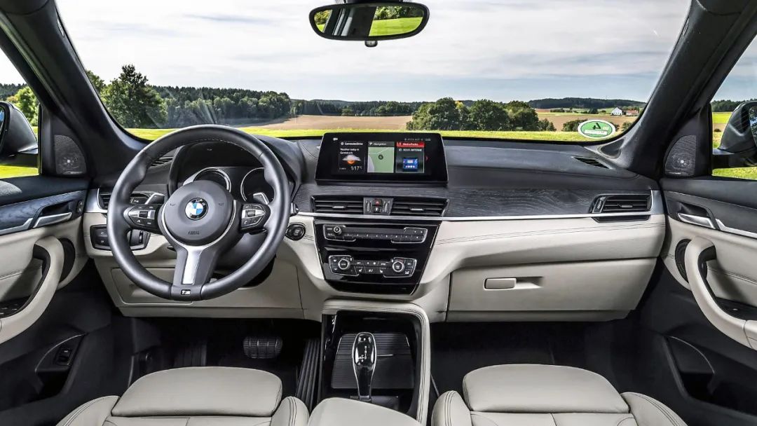 2016宝马x1新款价格,全新一代宝马x1灯光