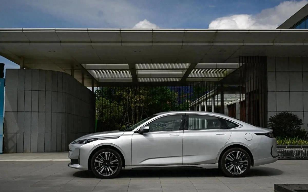 长安启源a05与秦plus冠军版对比,长安启源a07增程低配落地价