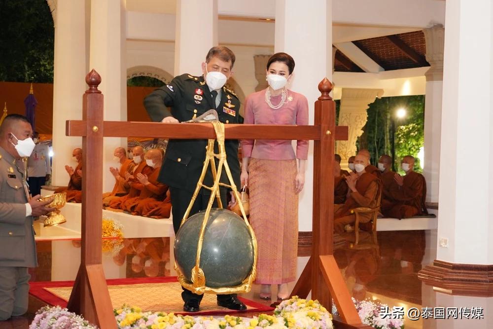 泰国国王最近出席活动,泰国最新国王和王后消息