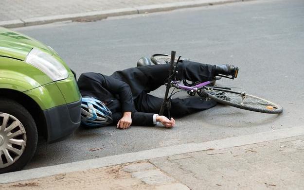 开车撞到人以后正确的处理方法,开车撞到人怎么处理方法最好