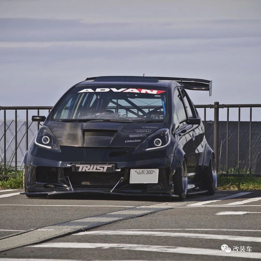 战斗范儿拉满的黑武士本田飞度GE和思域EG,兼顾素雅和张狂