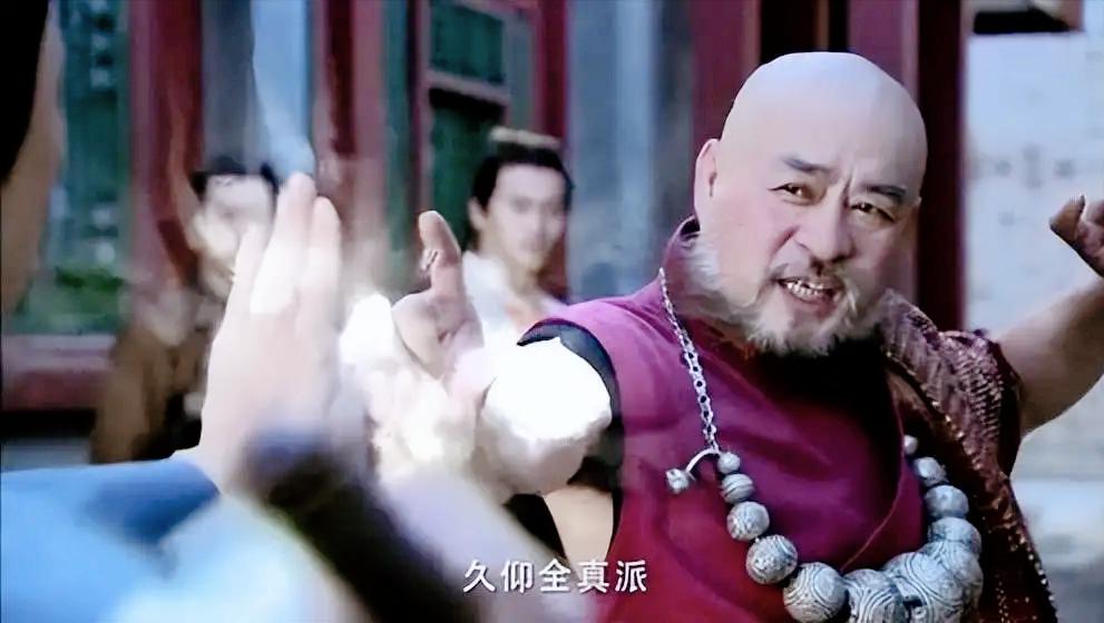 青海凶僧辣手摧花，一掌打中软猬甲，背后队友笑出猪叫