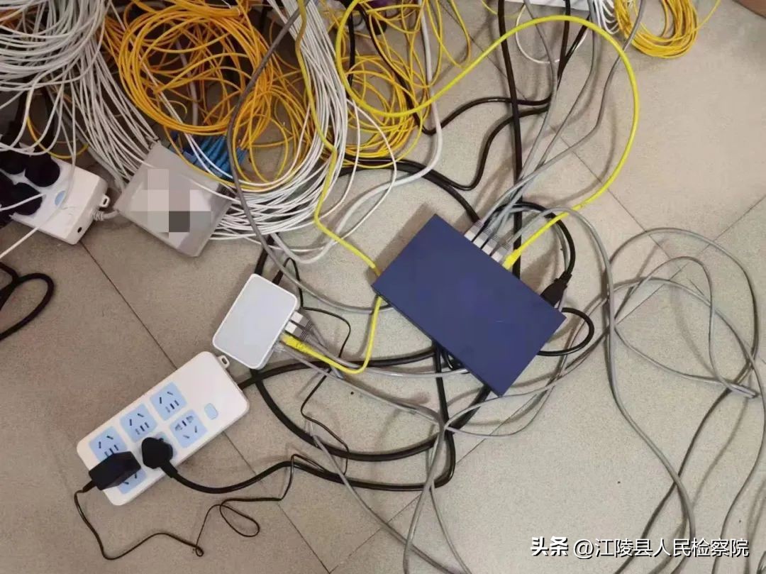 江陵一出租房内安装168部固定电话，致36人被骗600多万！