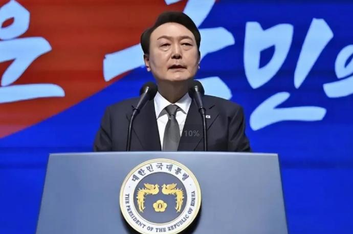 尹锡悦夫妇悼念踩踏事故遇难者,尹锡悦夫妇出席峰会