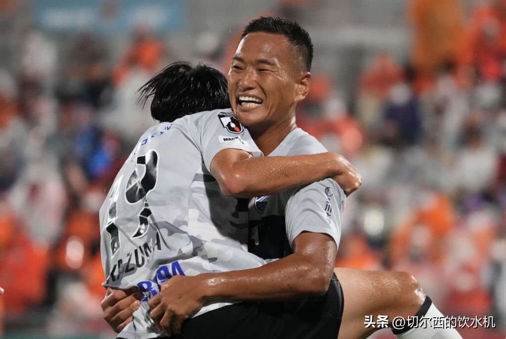 朝鲜足球传奇官宣退役,南非世界杯c罗出局