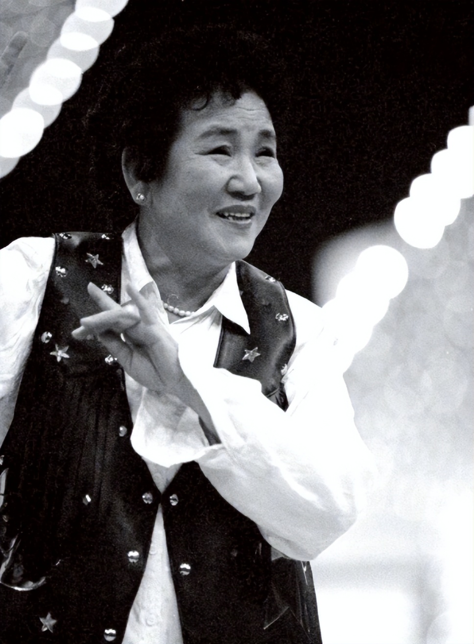 刘嘉玲遭绑架，王志文险被封杀，2000年的娱乐圈一瓜接一瓜！