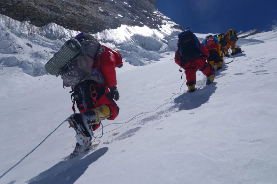 从银行员工到户外探险家，对话「中国登山第一人」张梁