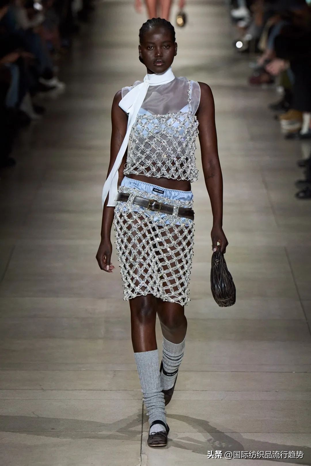 娜扎束脚哈伦裤,娜扎单眼皮连体裤