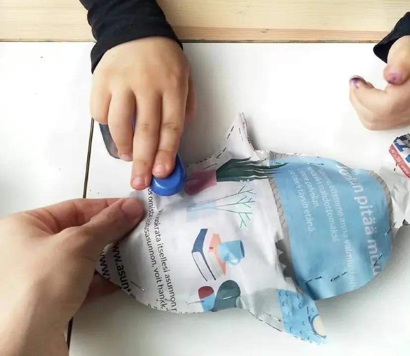 报纸小动物手工图片,纸箱画手工制作动物