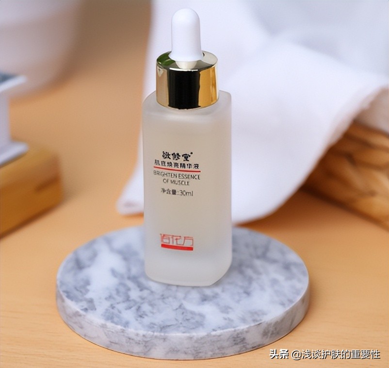 皮肤出油暗黄用什么产品,皮肤出油暗黄用什么精华