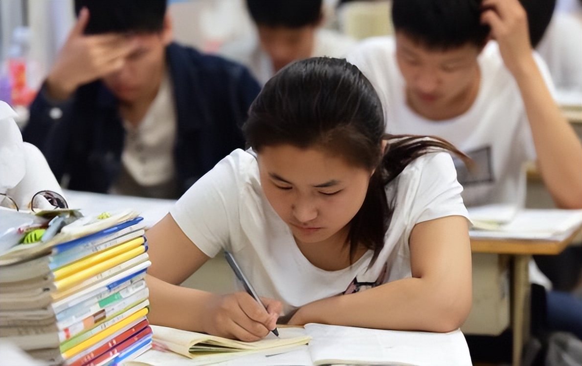 将取消中学生晚自习，家长们意见难以统一，教育部给出暖心答复