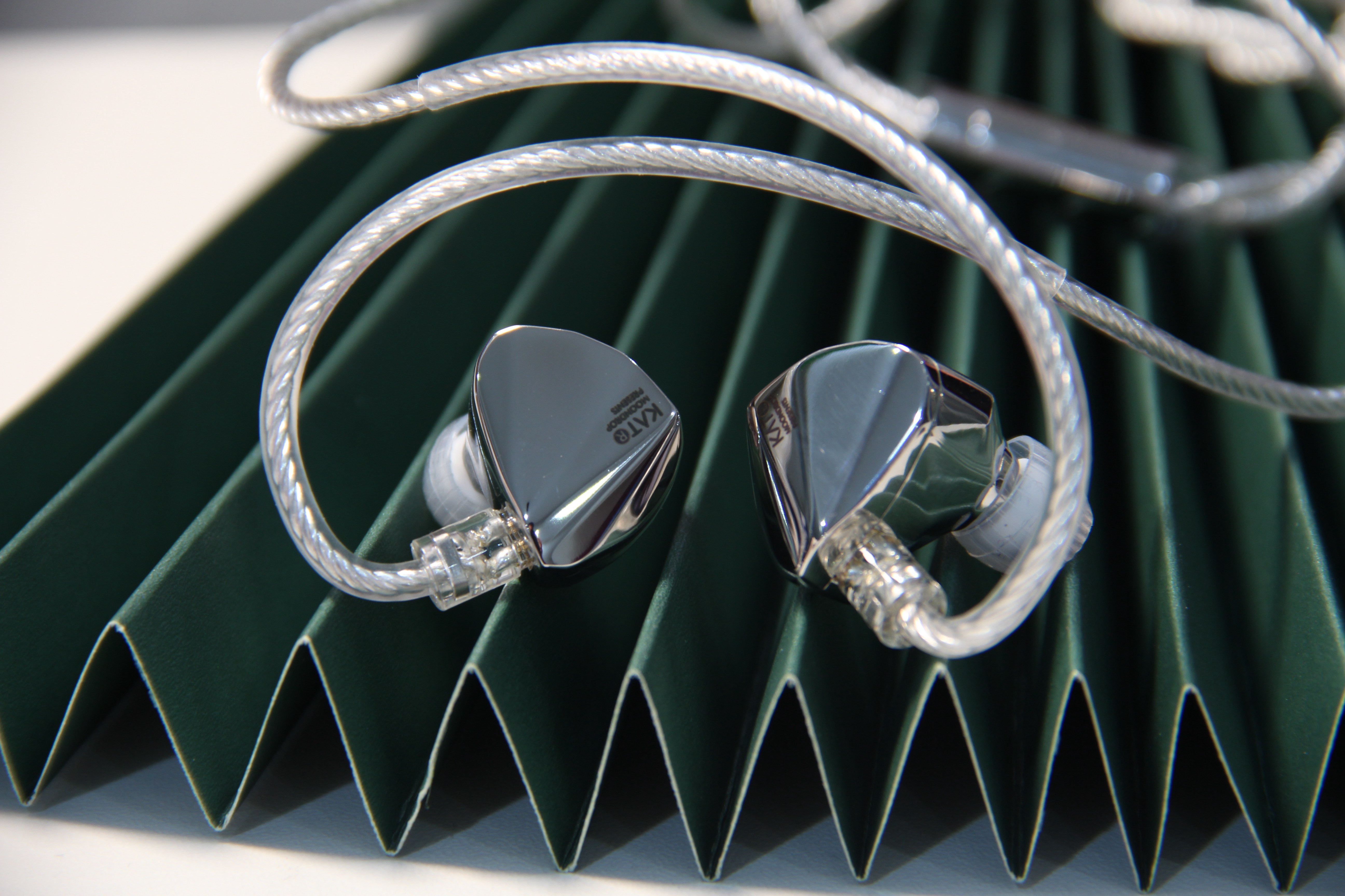 水月雨兰值得买吗,水月雨kato比得上费兰朵吗