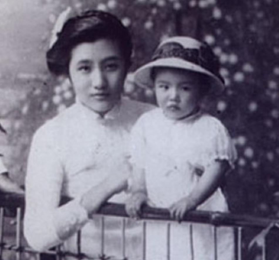 女商人资助落难青年,上海女商人帮助青年