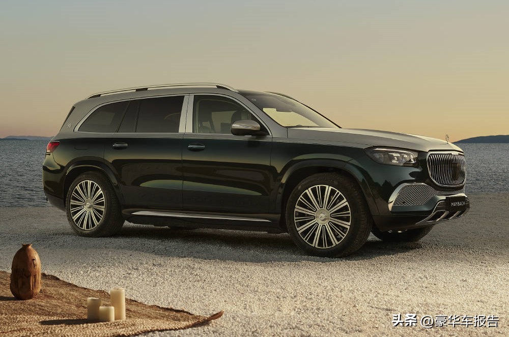 奔驰gls600迈巴赫2022款4座版,奔驰gls400跟迈巴赫的gls600不同