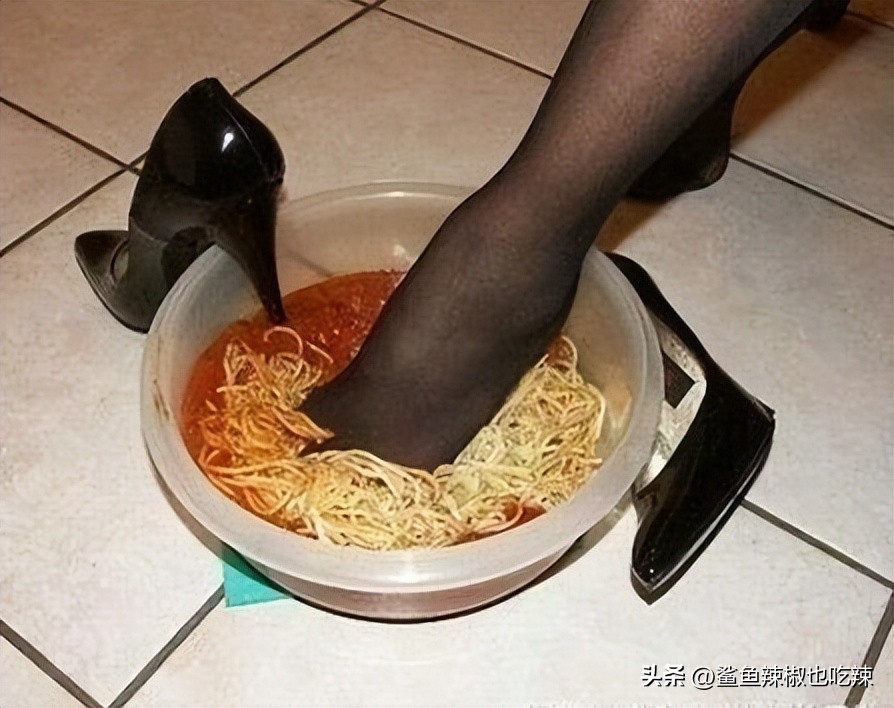 今天你看了吗,治好脚气以前的袜子还能穿吗