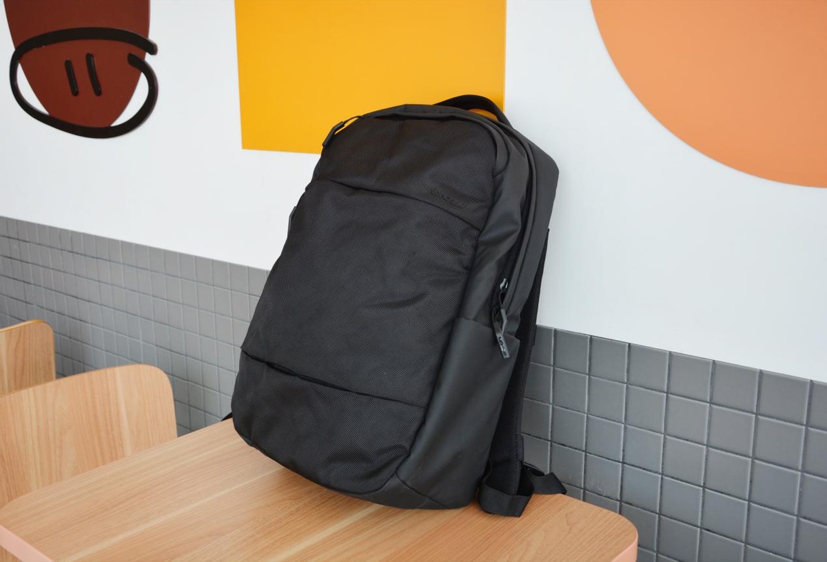 享受轻奢的都市出行，INCASECity商务通勤包让收纳变得更高效