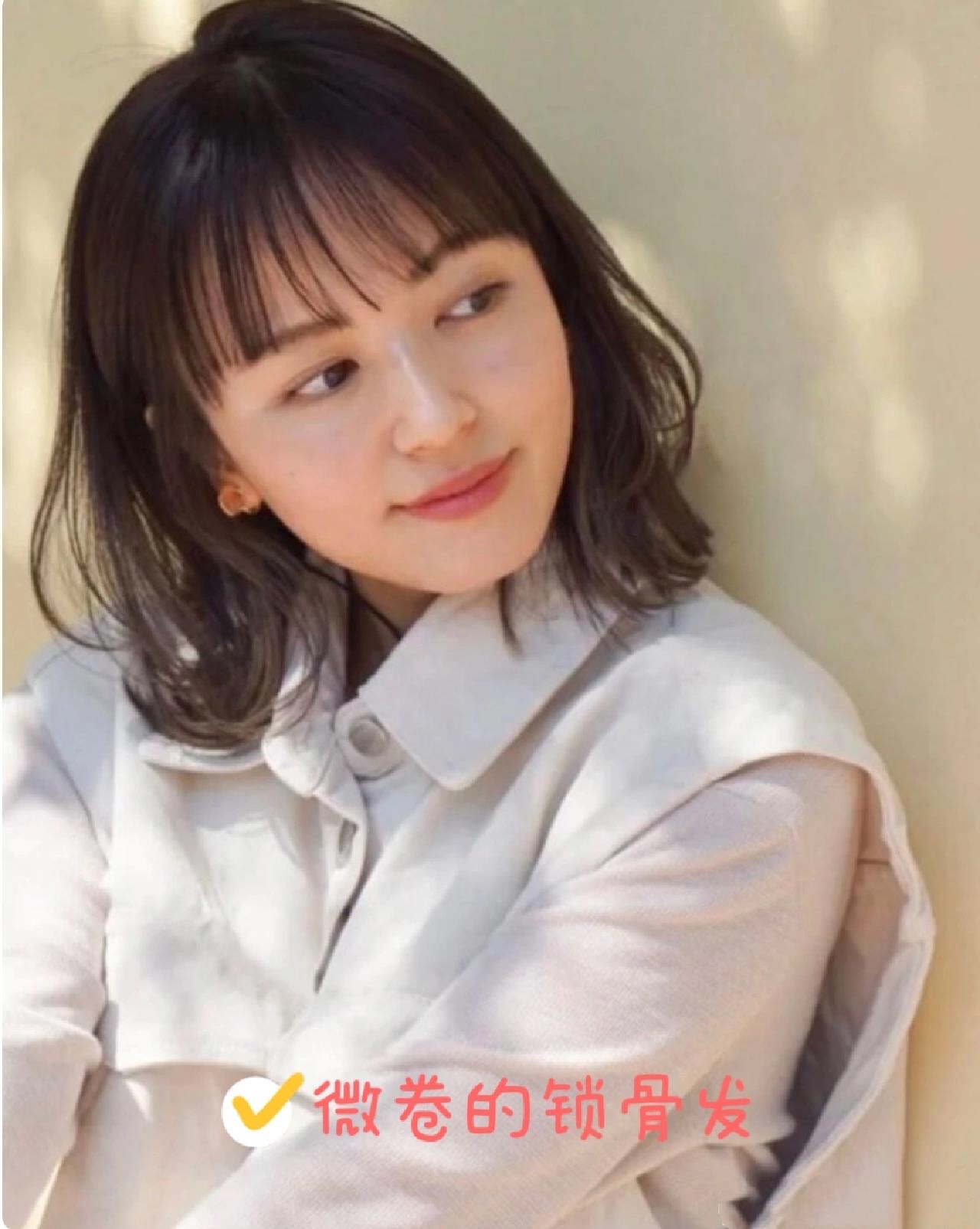 头发多方脸适合的发型洋气减龄,10款时尚减龄又显脸小的发型