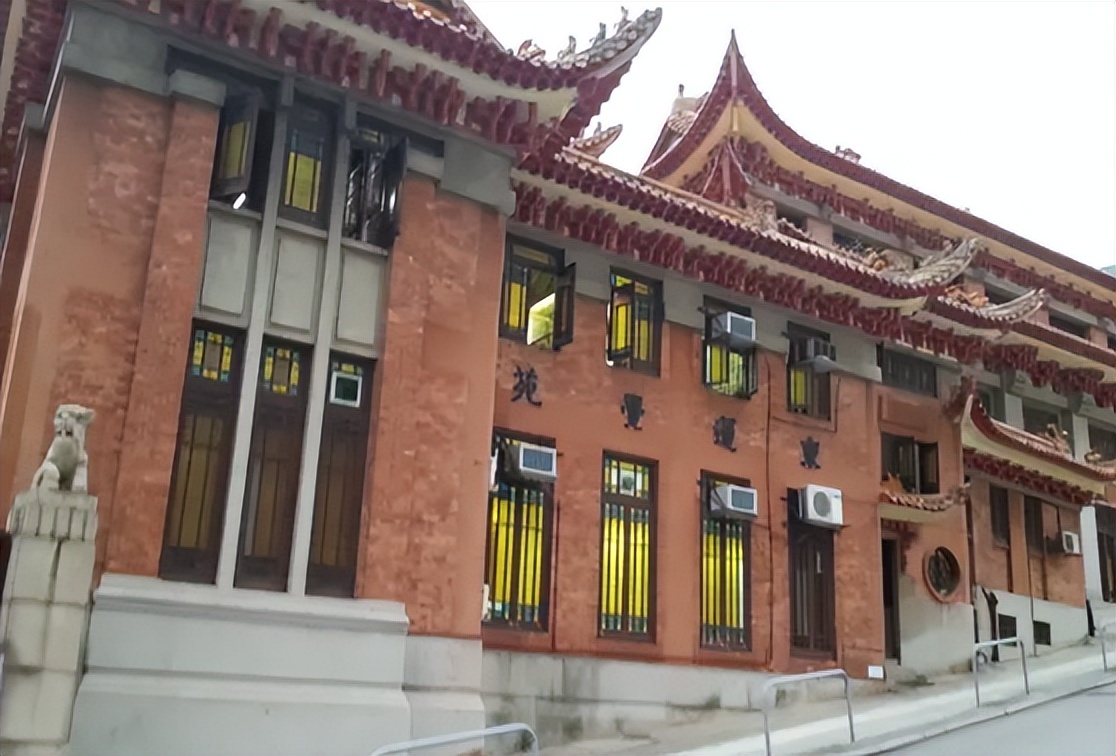 她嫁香港首富十年无子，后主动帮丈夫求娶表妹，丈夫遗言令人落泪