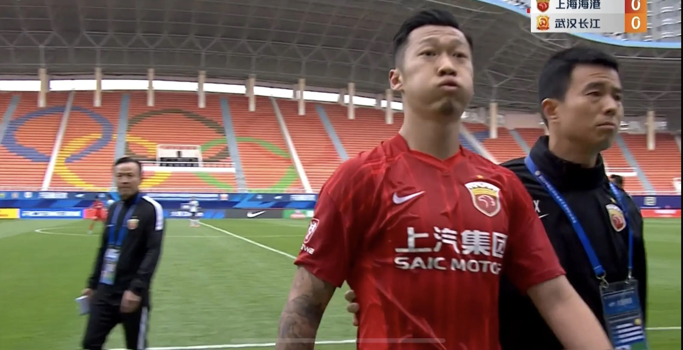 徐新疑踢碎球场玻璃门最新消息,徐新踢坏门追加处罚