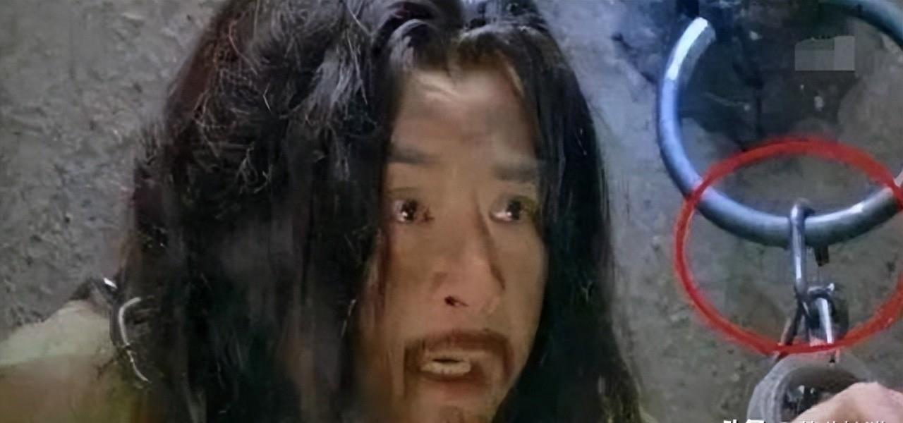 *绑捆**露大胸、台词乱来，这些“*辱侮**观众”的剧情，真把观众当傻子