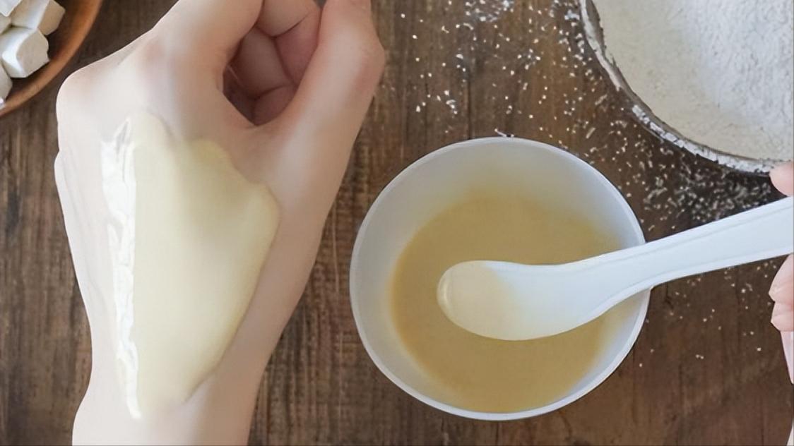 蜂蜜怎么发酵做成面膜的,家庭自制蜂蜜面膜怎么做的呢