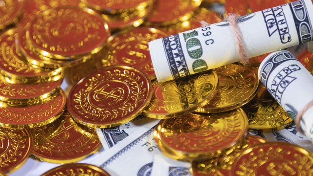 花你钱的男人爱你吗,向你开口借钱的男人爱你吗