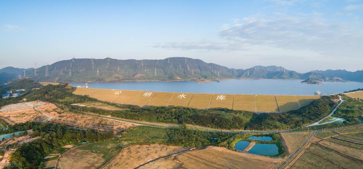 深圳关内关外为何发展差别太大,深圳关外崛起