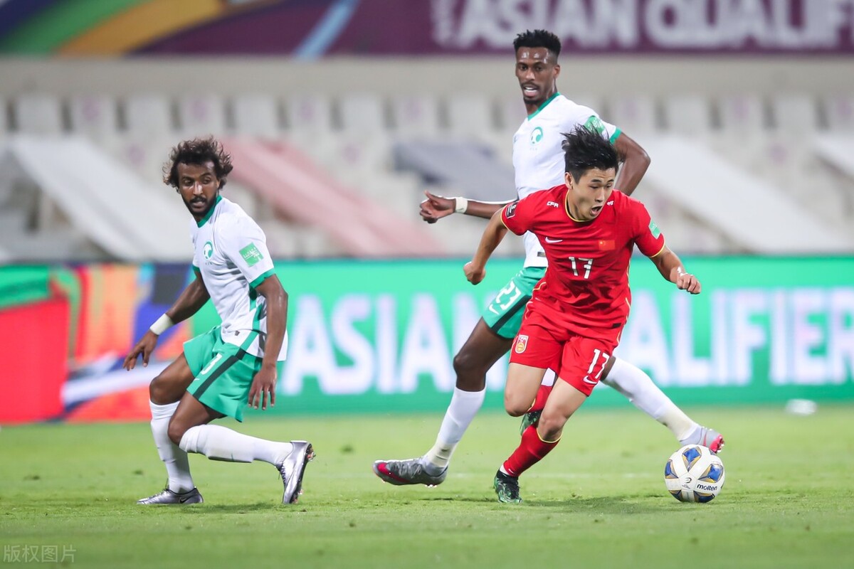 官方认可！戴伟浚当选广东足球先生，张琳艳当选广东足球小姐