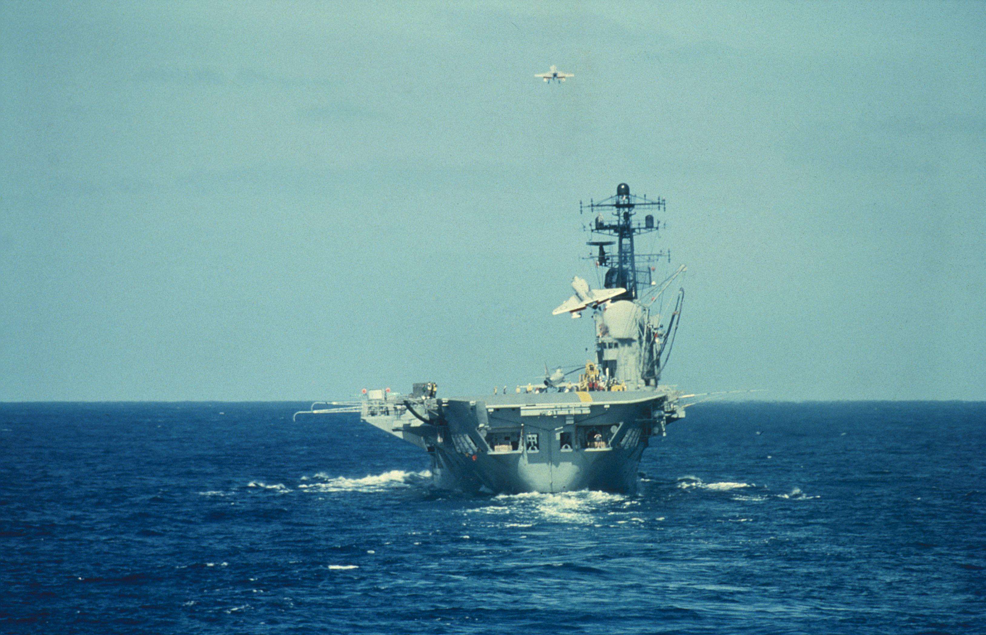 南半球航母,澳大利亚堪培拉号两栖攻击舰